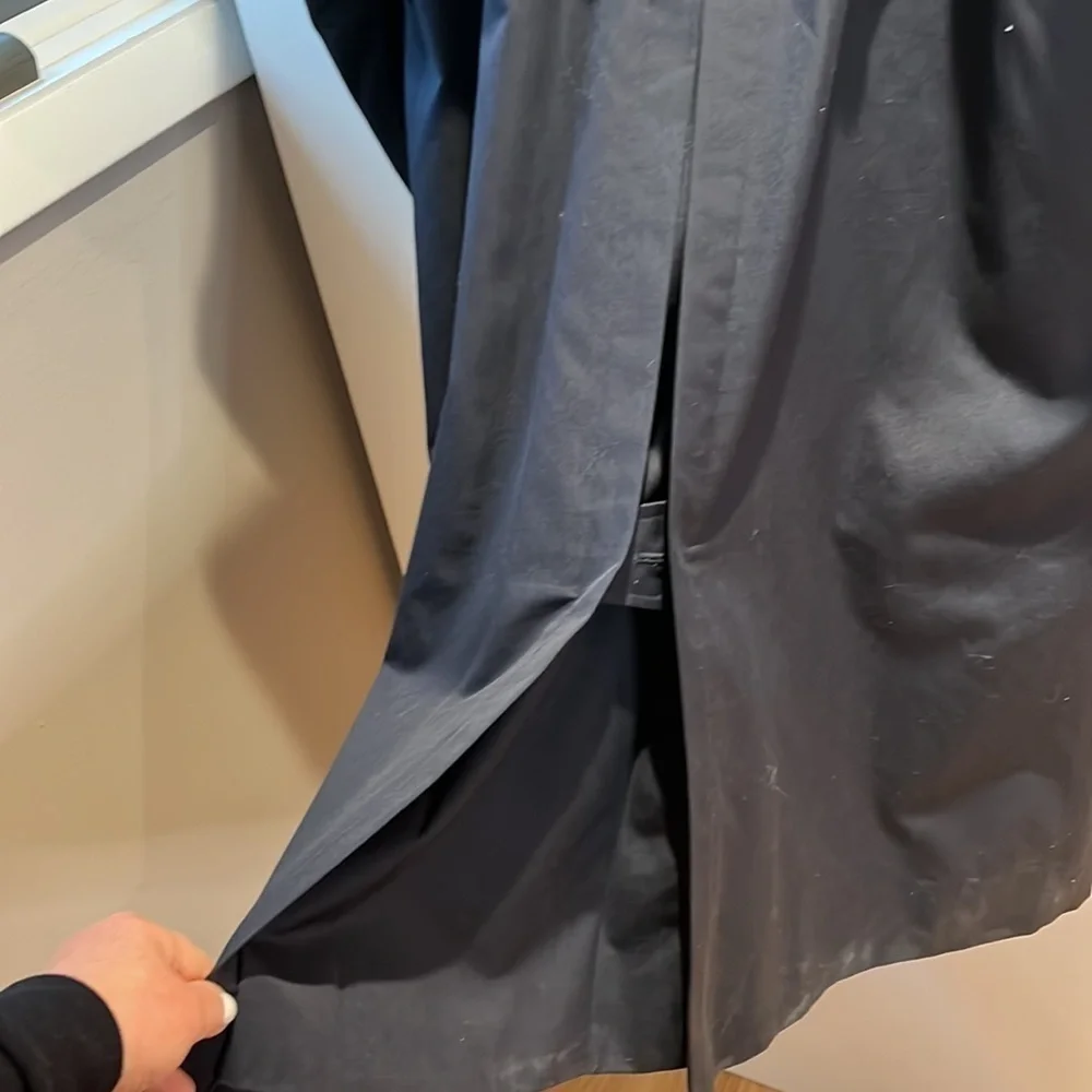 Burberrys Sz 10 Vintage Burberry Dark Navy Trench Coat with Wool Zipout Lining - Picture 9 of 16
